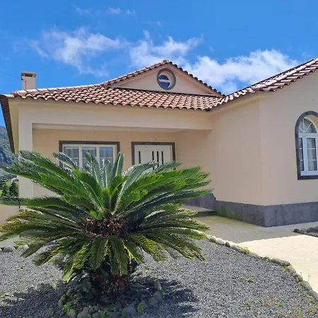 Casa Caldeiras * Furnas (Azores)